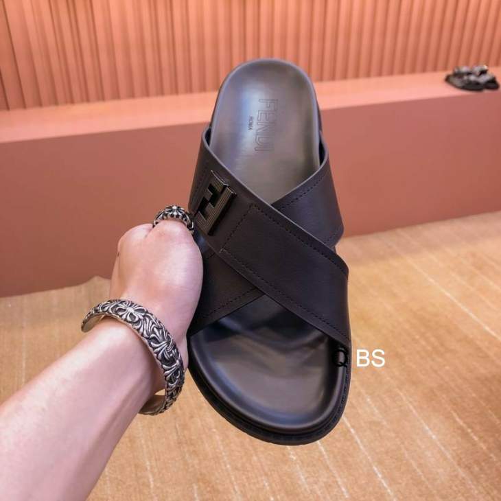 Picture of Fendi Slippers _SKUFendisz38-45BS07102710